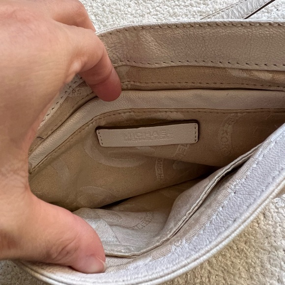 Michael Kors Off White Leather Cut Out Flap Shoulder Bag - Picture 10 of 14